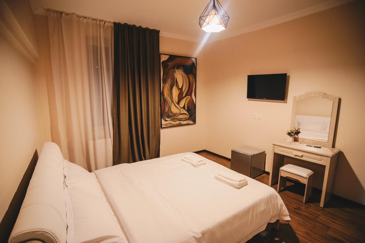 Hotel Sani Кутаиси Екстериор снимка