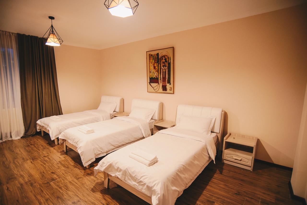 Hotel Sani Кутаиси Екстериор снимка