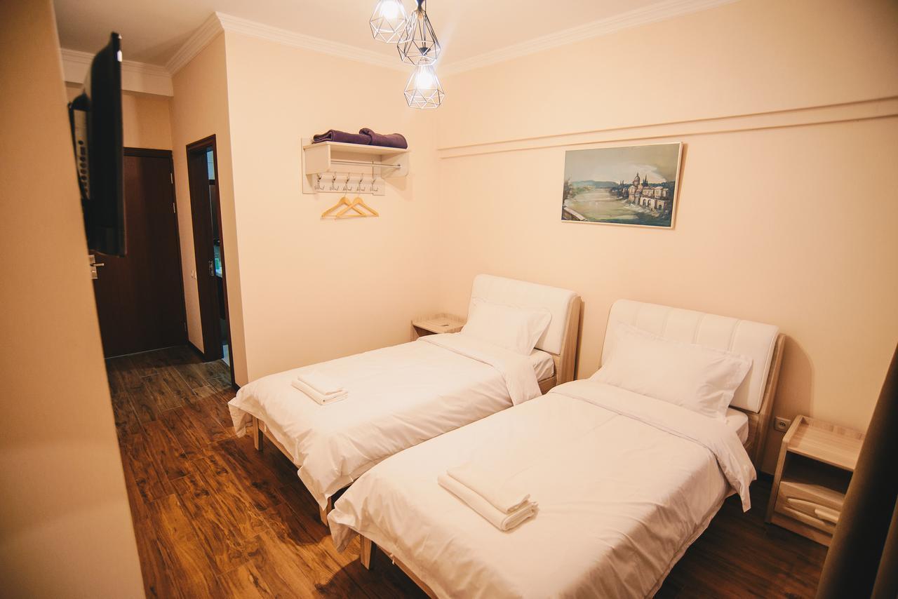 Hotel Sani Кутаиси Екстериор снимка