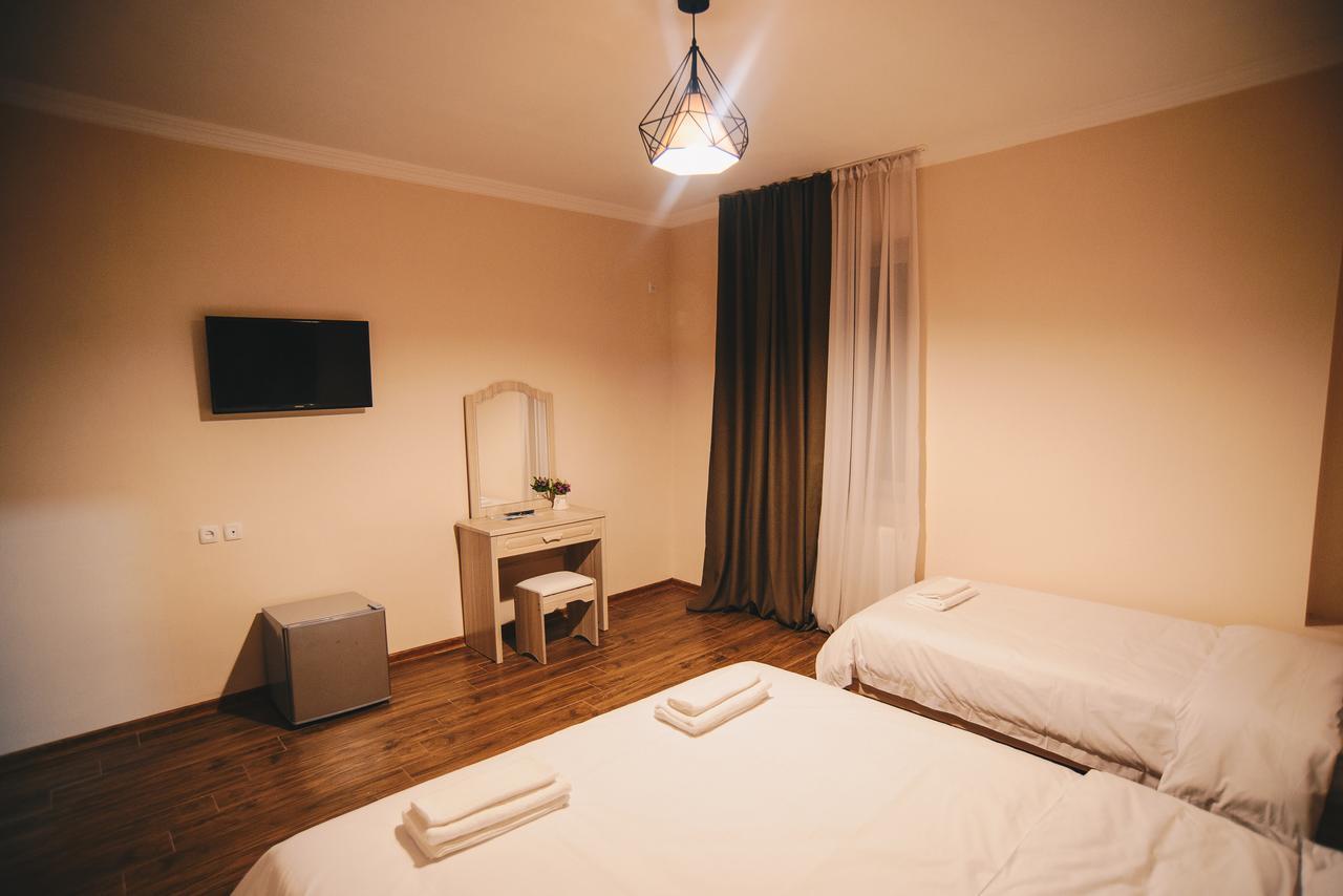 Hotel Sani Кутаиси Екстериор снимка