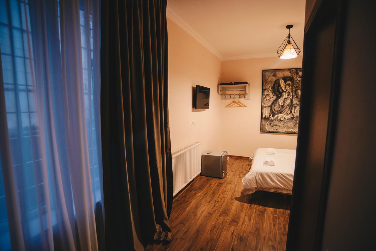 Hotel Sani Кутаиси Екстериор снимка