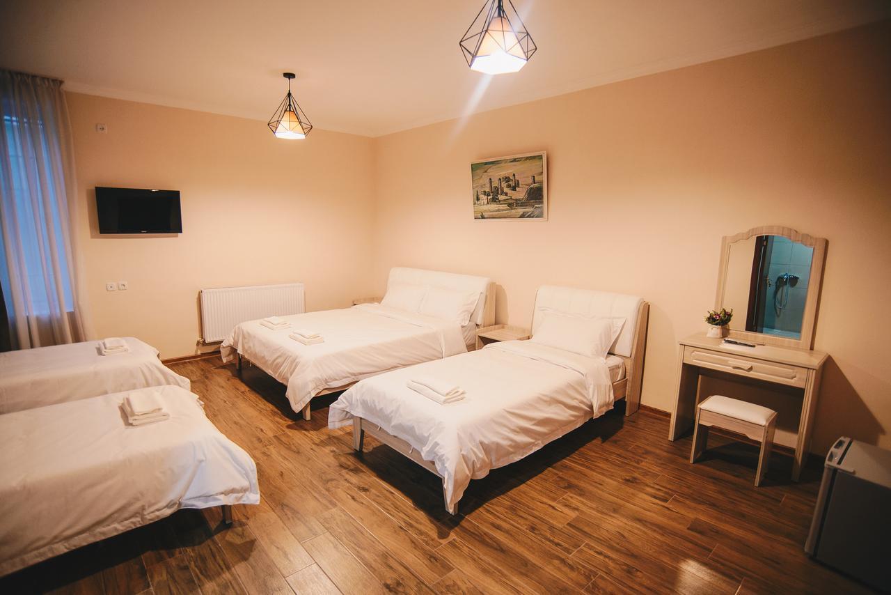 Hotel Sani Кутаиси Екстериор снимка