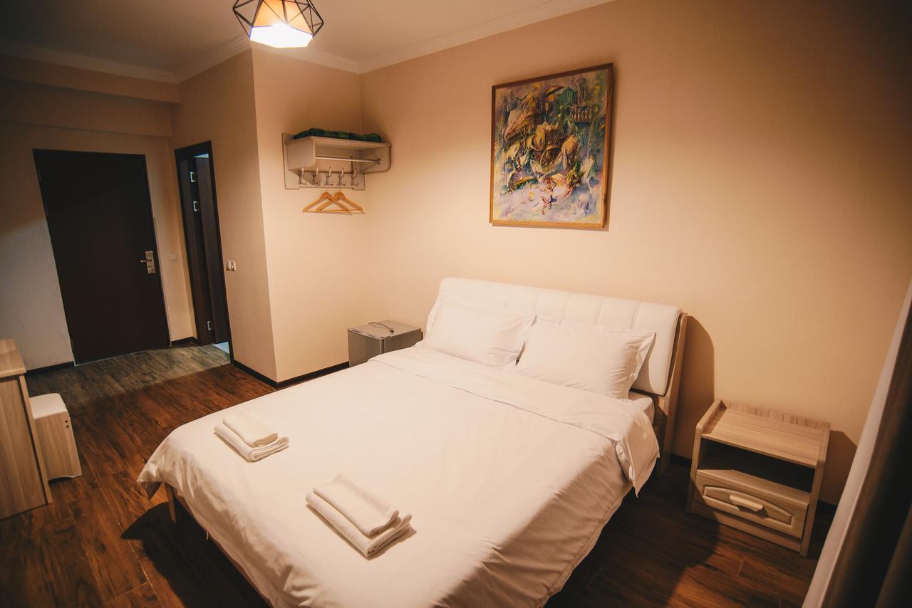 Hotel Sani Кутаиси Екстериор снимка