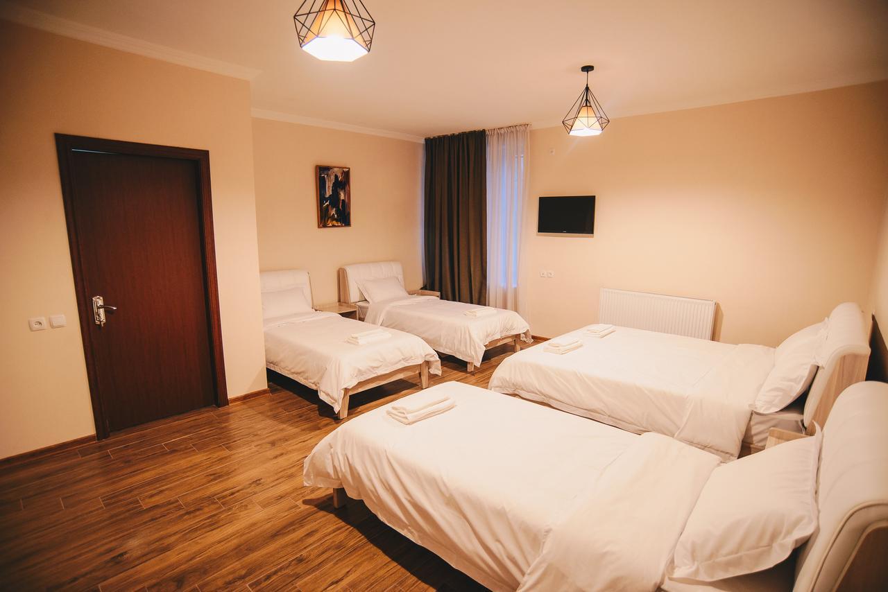 Hotel Sani Кутаиси Екстериор снимка