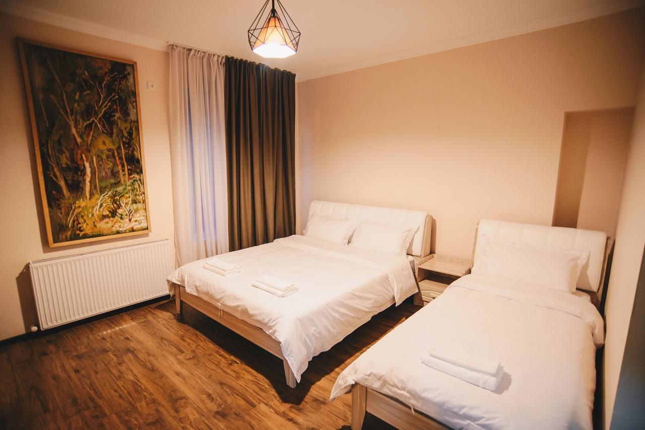 Hotel Sani Кутаиси Екстериор снимка