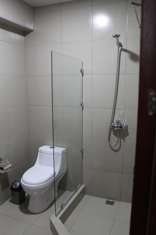 Hotel Sani Кутаиси Екстериор снимка