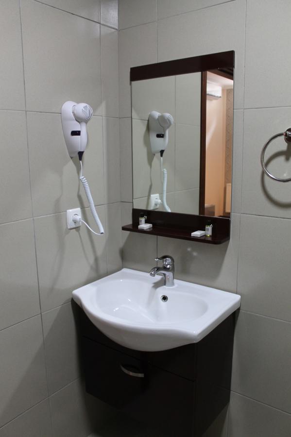 Hotel Sani Кутаиси Екстериор снимка