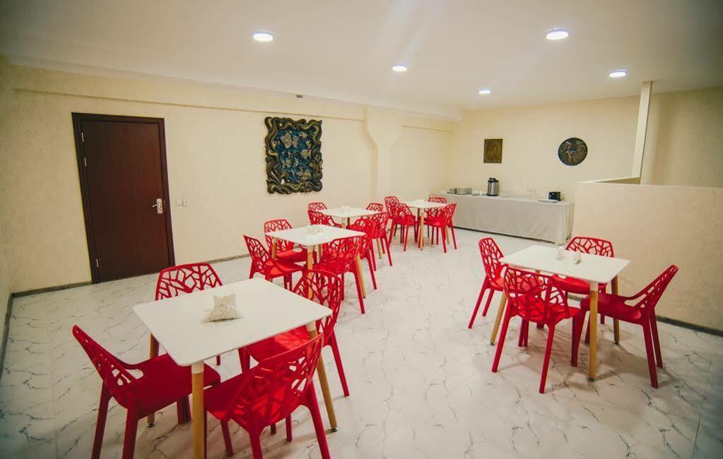 Hotel Sani Кутаиси Екстериор снимка