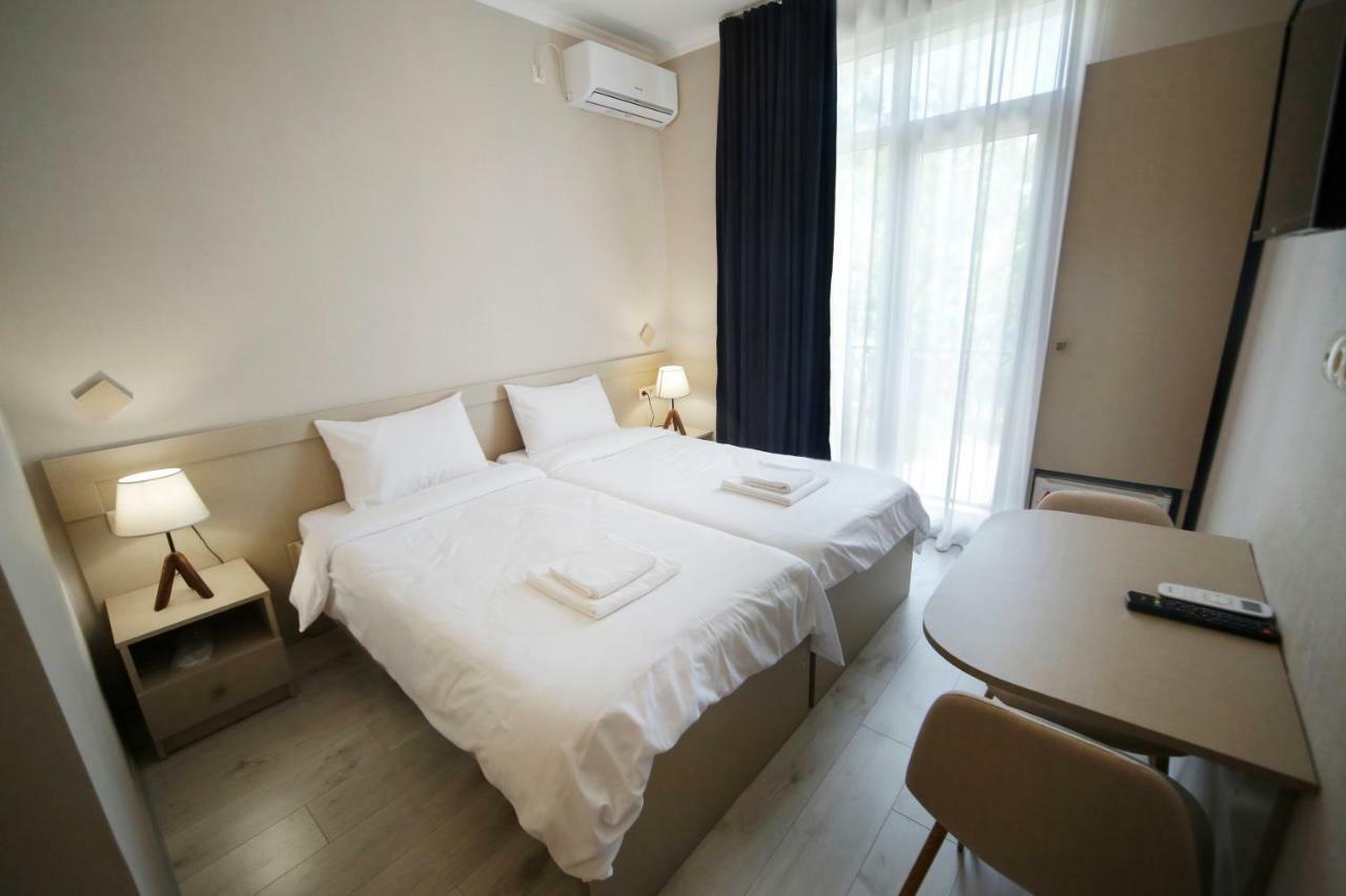 Hotel Sani Кутаиси Екстериор снимка